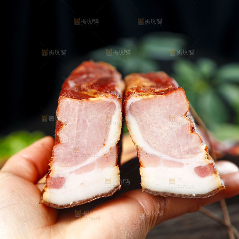深底上的腊肉