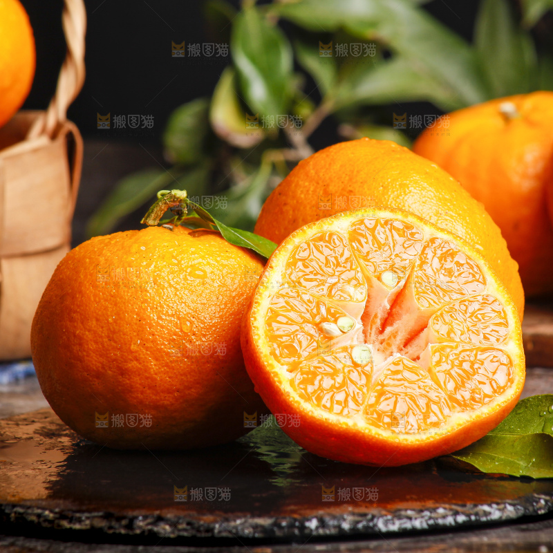 深底上的蜜桔
