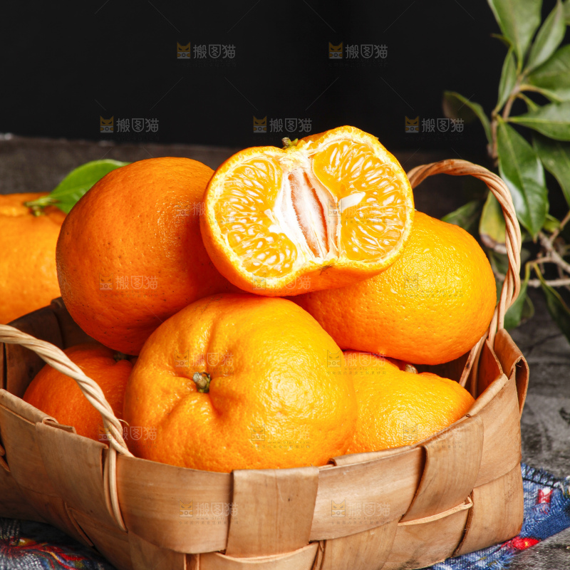 深底上的蜜桔