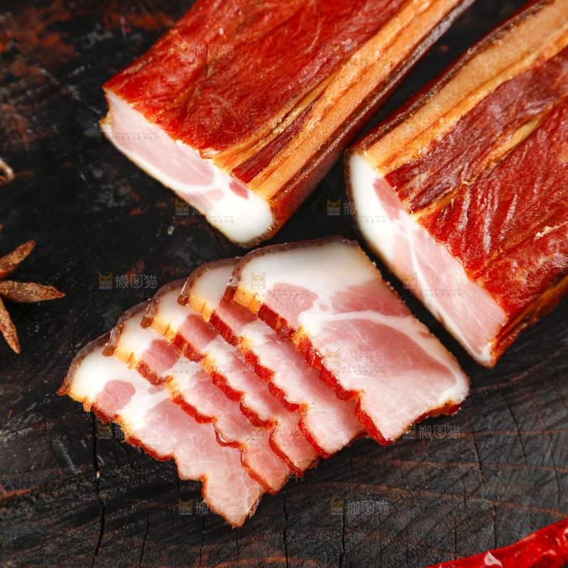 深底上的腊肉