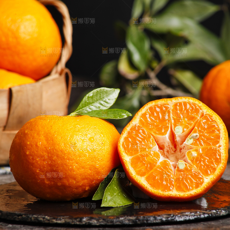 深底上的蜜桔