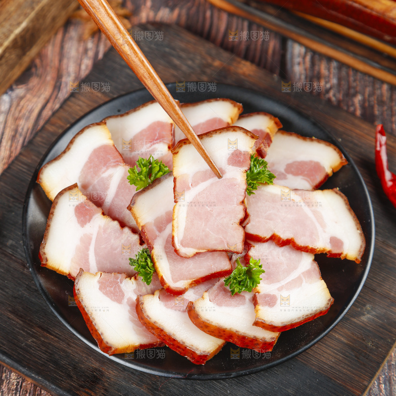 深底上的腊肉