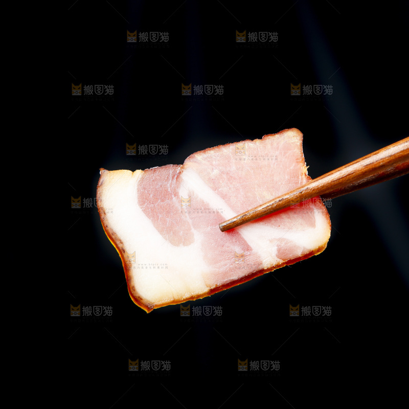 深底上的腊肉