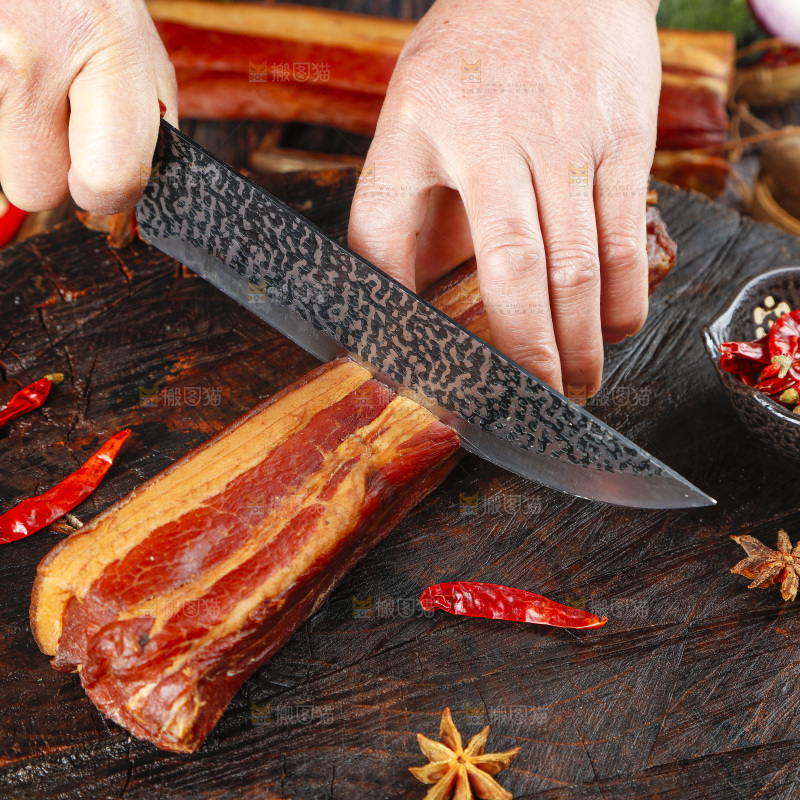 深底上的腊肉