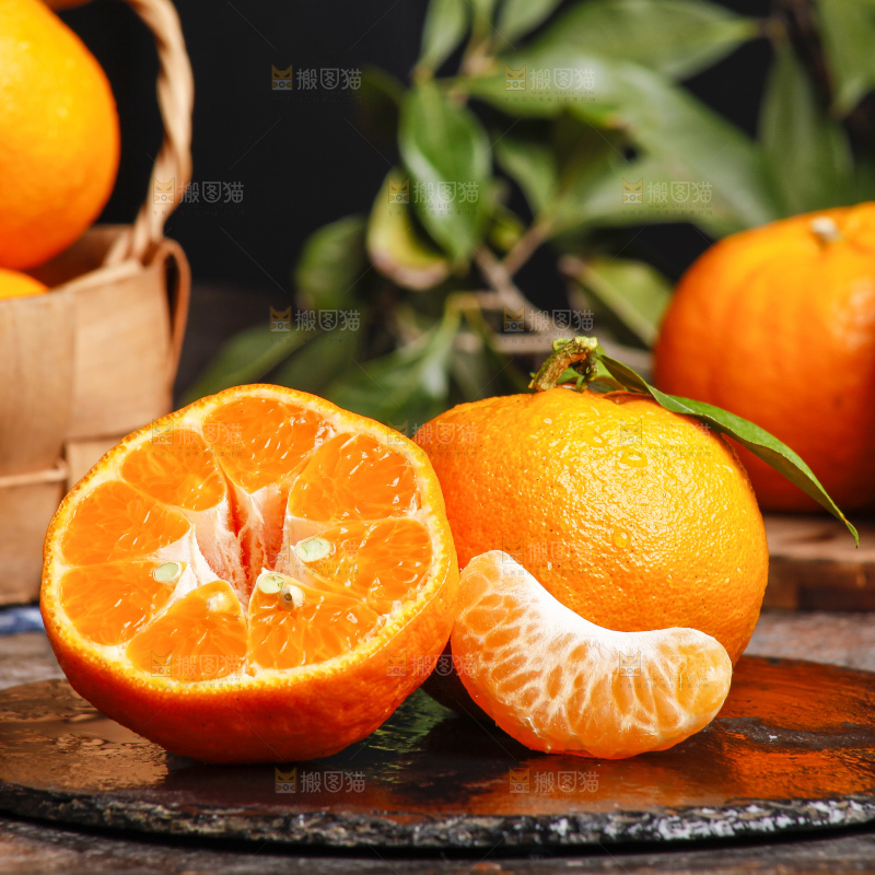 深底上的蜜桔