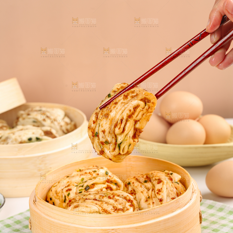 浅底上的香葱花卷