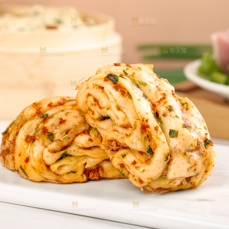 浅底上的香葱花卷