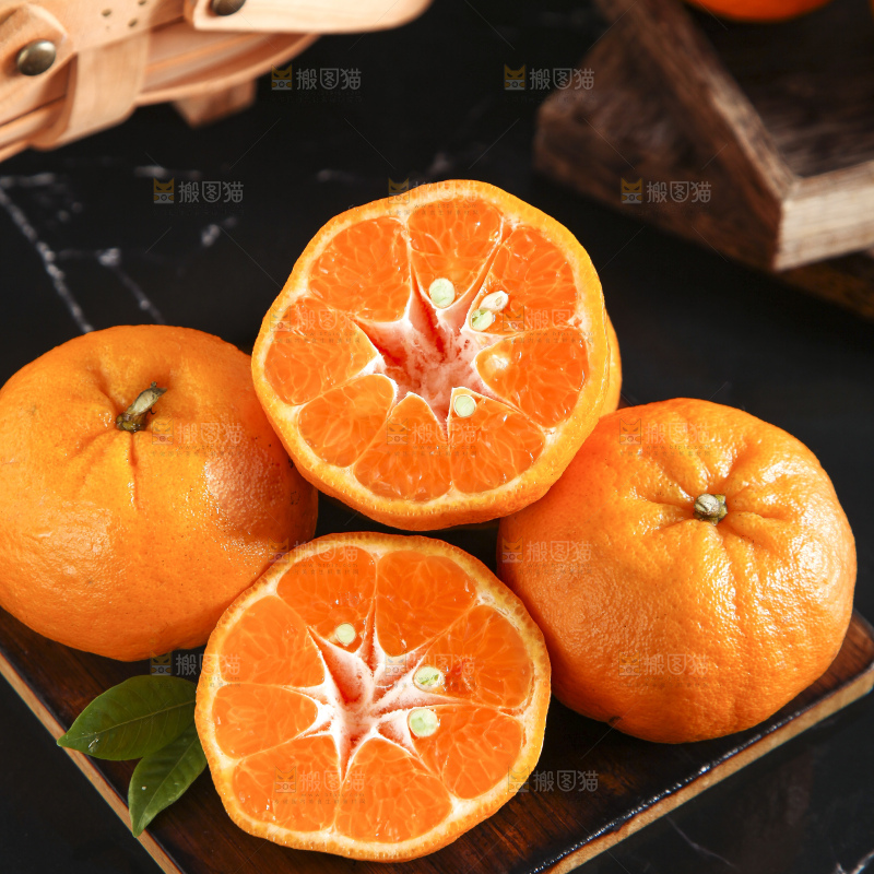 深底上的蜜桔