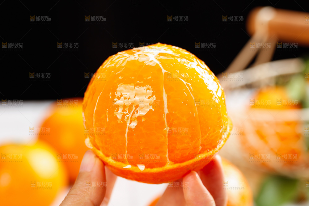 浅底上的爱媛果冻橙