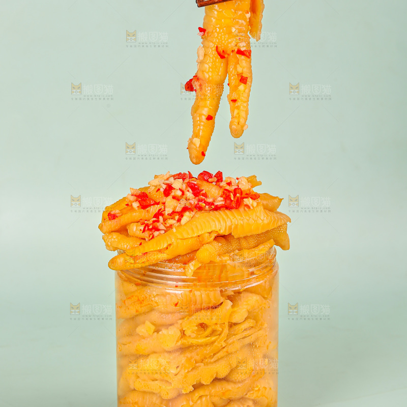 浅底上的无骨鸡爪