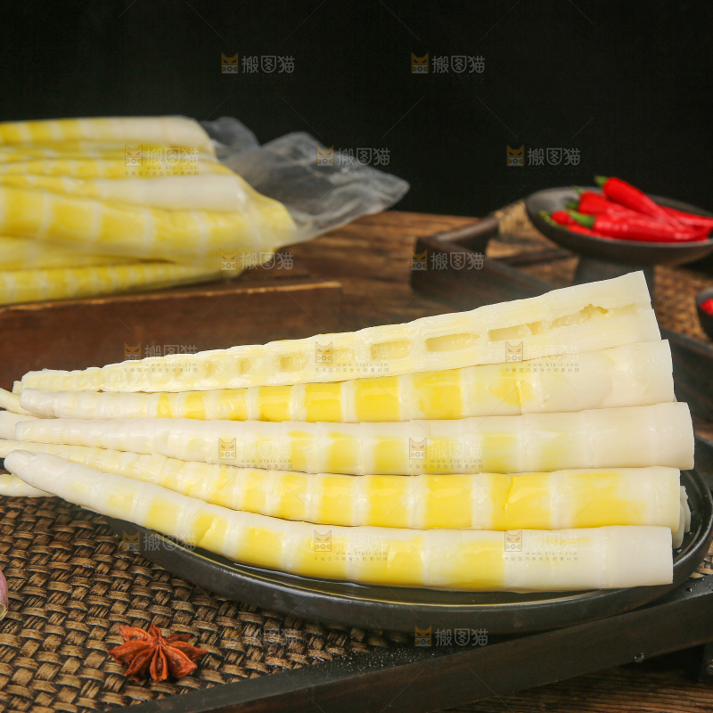 深底上的笋尖