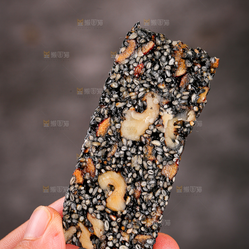深底上的芝麻糖