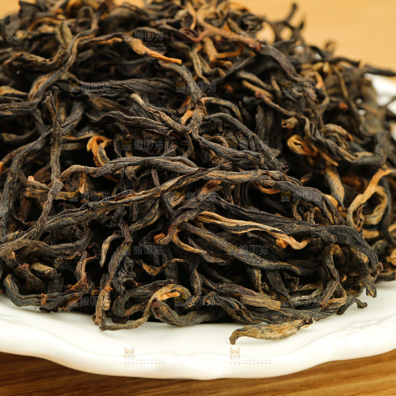 浅底上的有机红茶