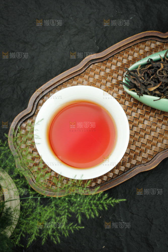 深底上的有机红茶