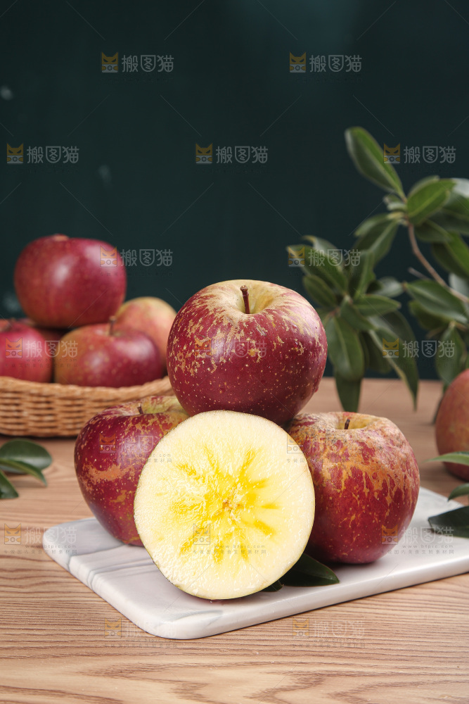 深底上的丑苹果