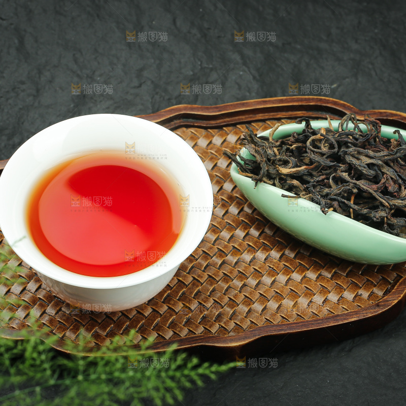 深底上的有机红茶