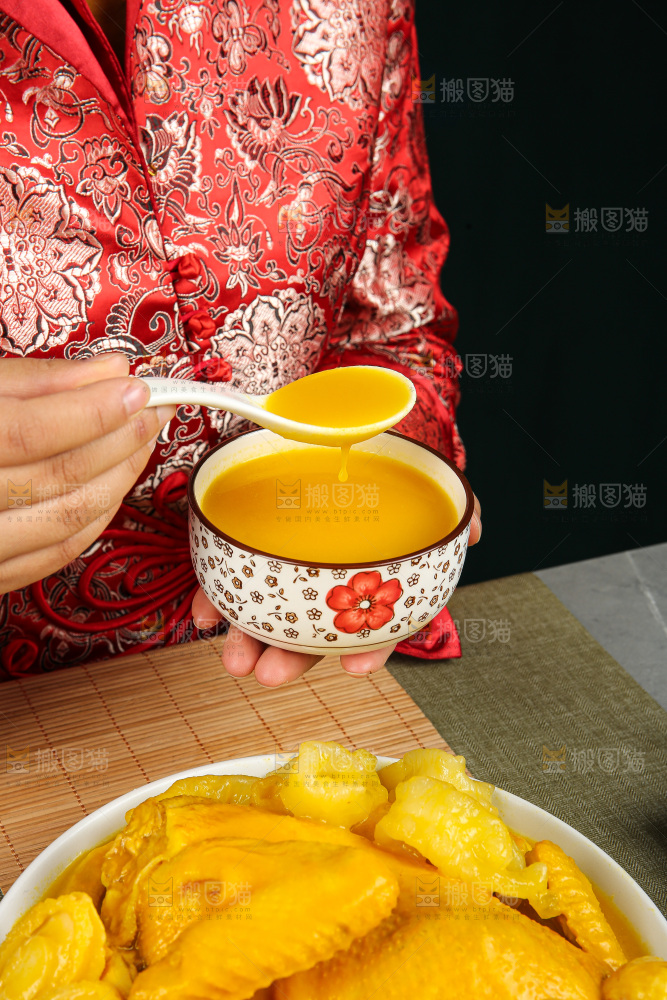 盘里装的花胶鸡