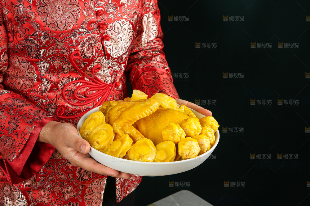 盘里装的花胶鸡