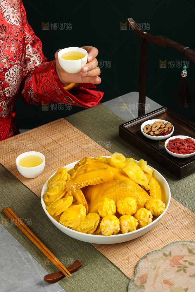 盘里装的花胶鸡