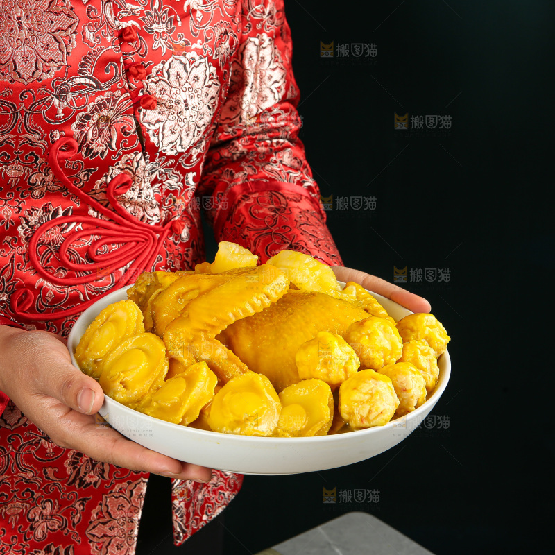 盘里装的花胶鸡