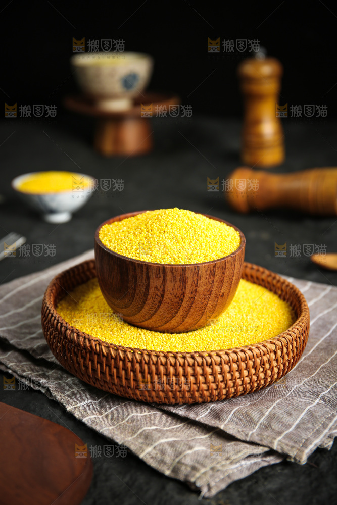 深底上的黄小米