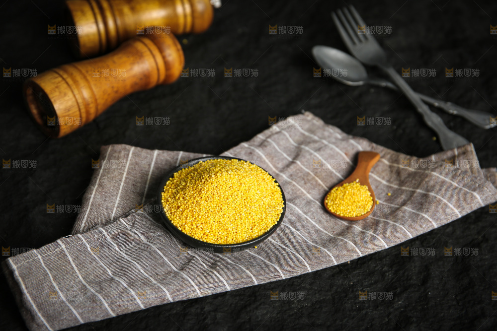 深底上的黄小米