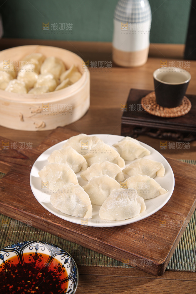 木底上的鲅鱼水饺