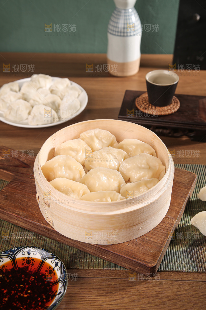 木底上的鲅鱼水饺