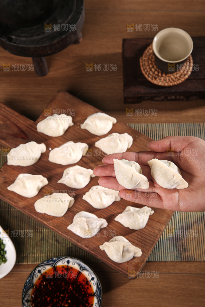 木底上的鲅鱼水饺