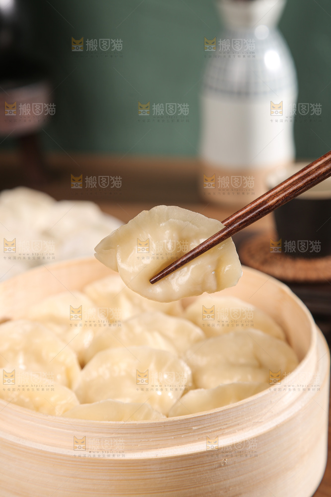 木底上的鲅鱼水饺
