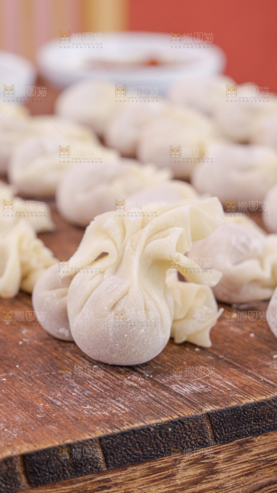 木底上的小金鱼馄饨