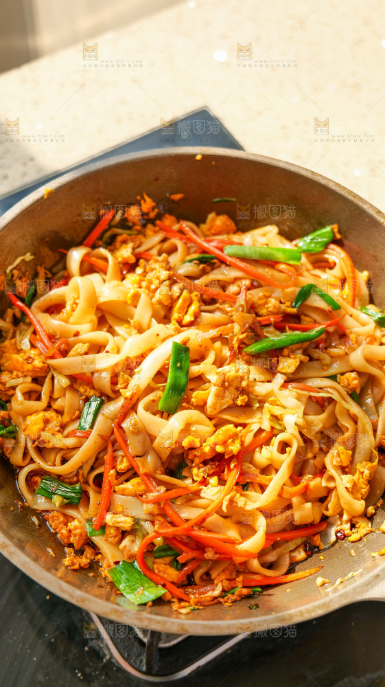美食制作炒河粉