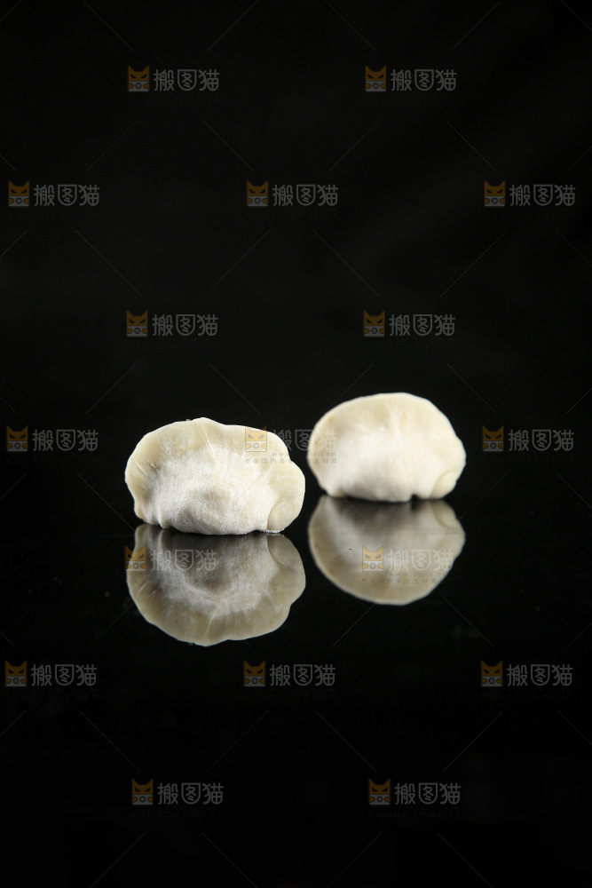 深底上的小金鱼馄饨