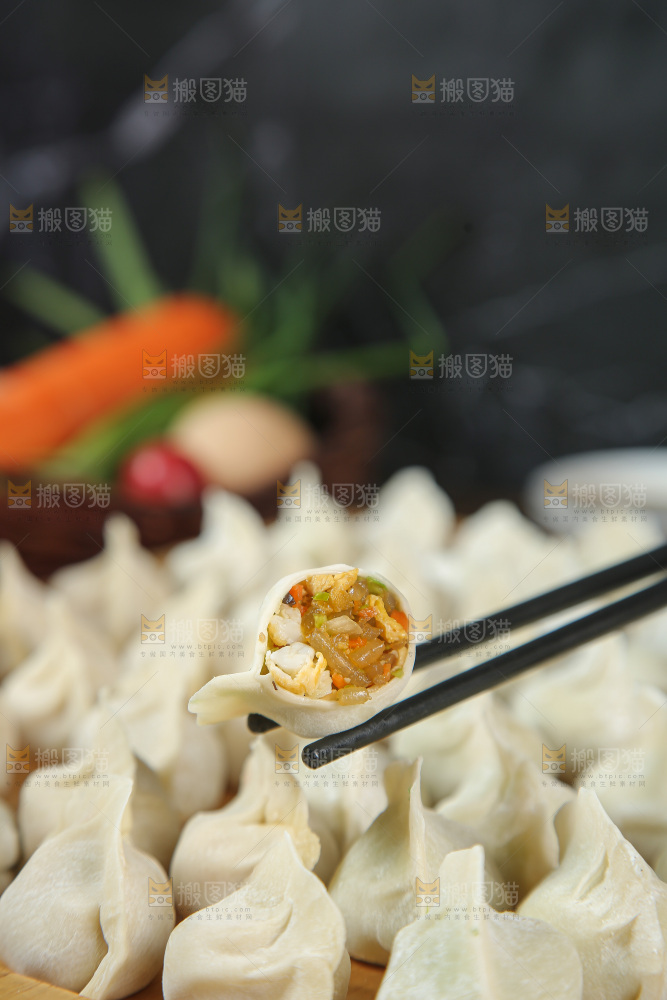 深底上的饺子
