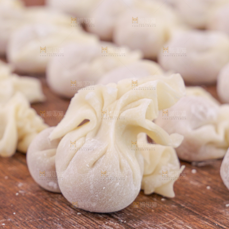 木底上的小金鱼馄饨