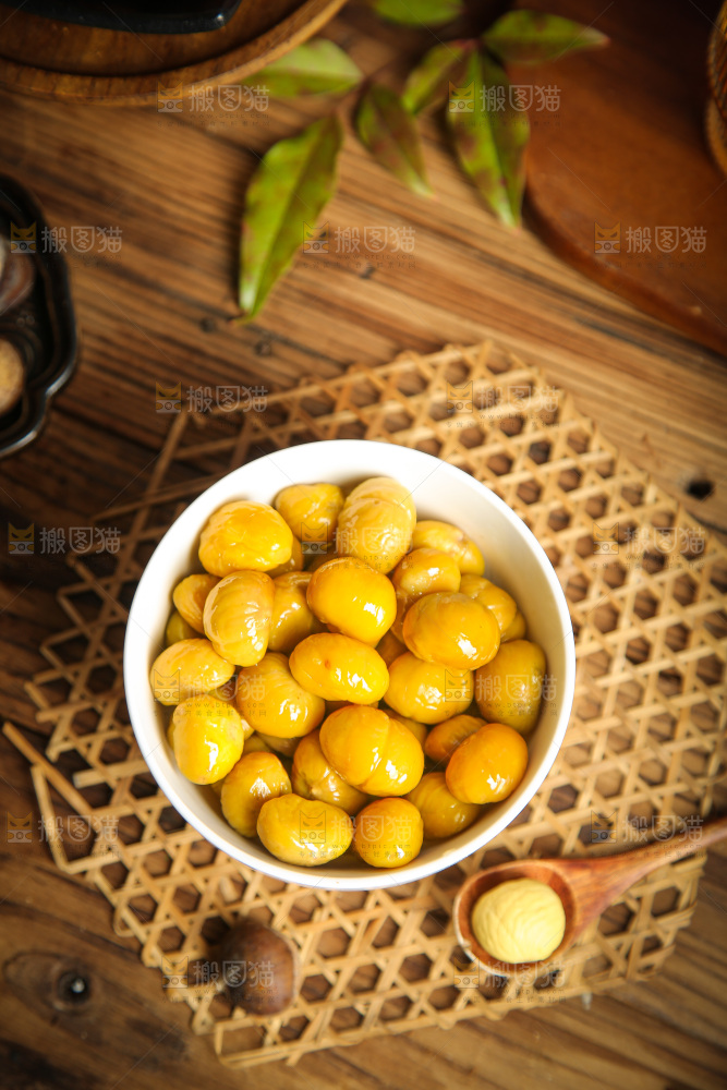 深底上的板栗仁