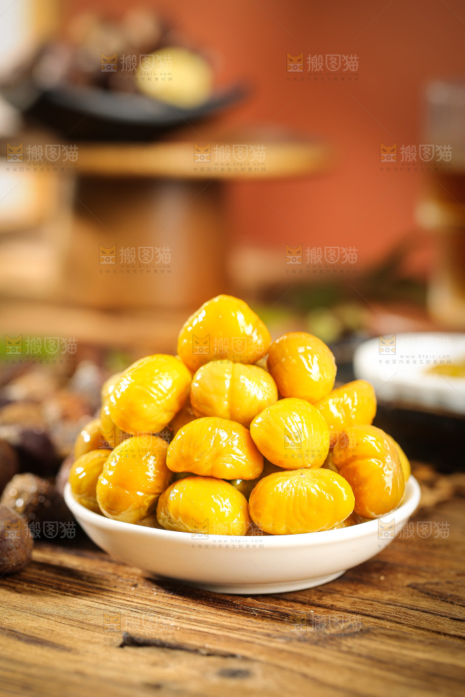 深底上的板栗仁