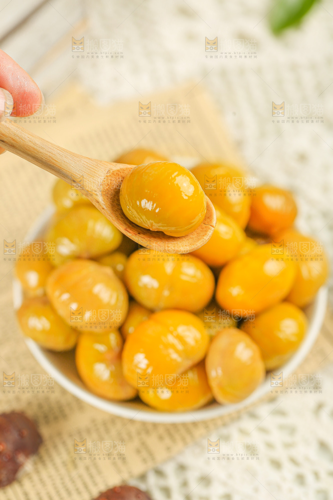 浅底上的板栗仁