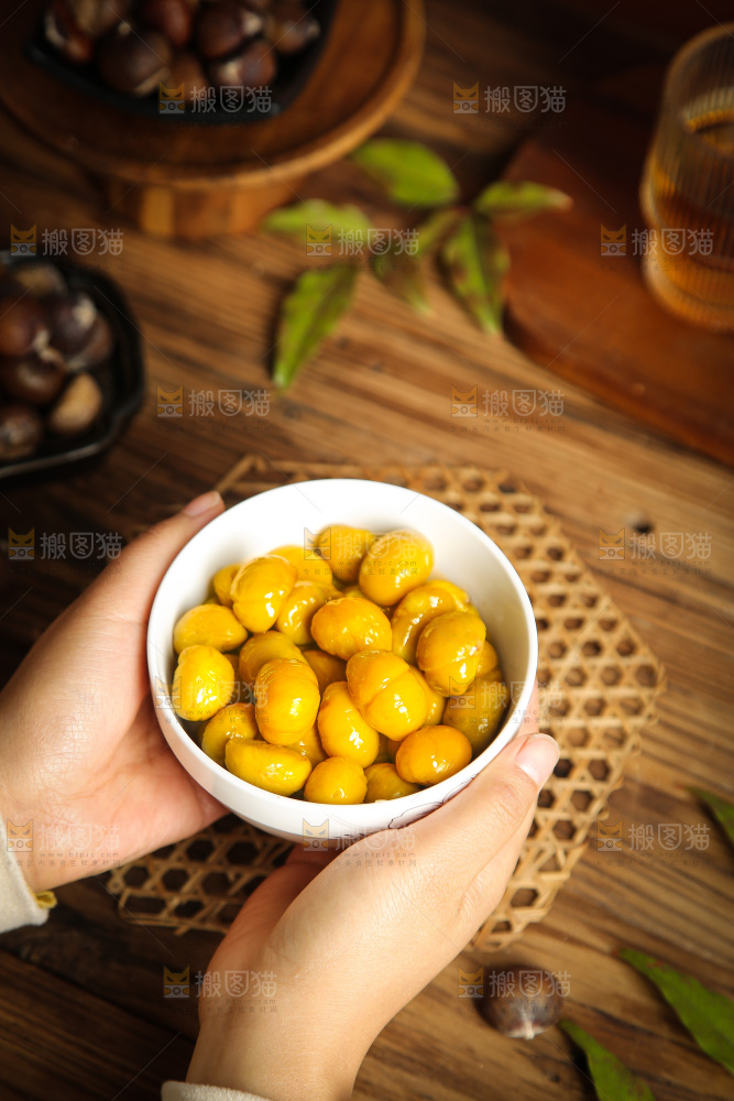 深底上的板栗仁