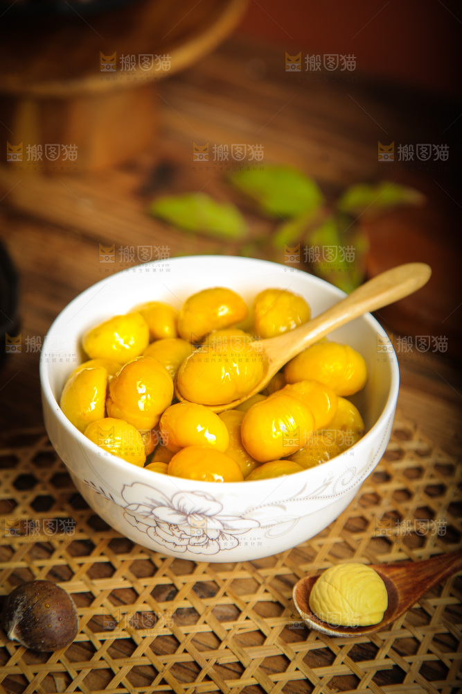 深底上的板栗仁
