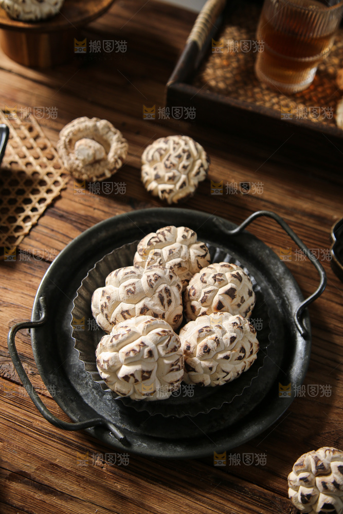 深底上的花菇