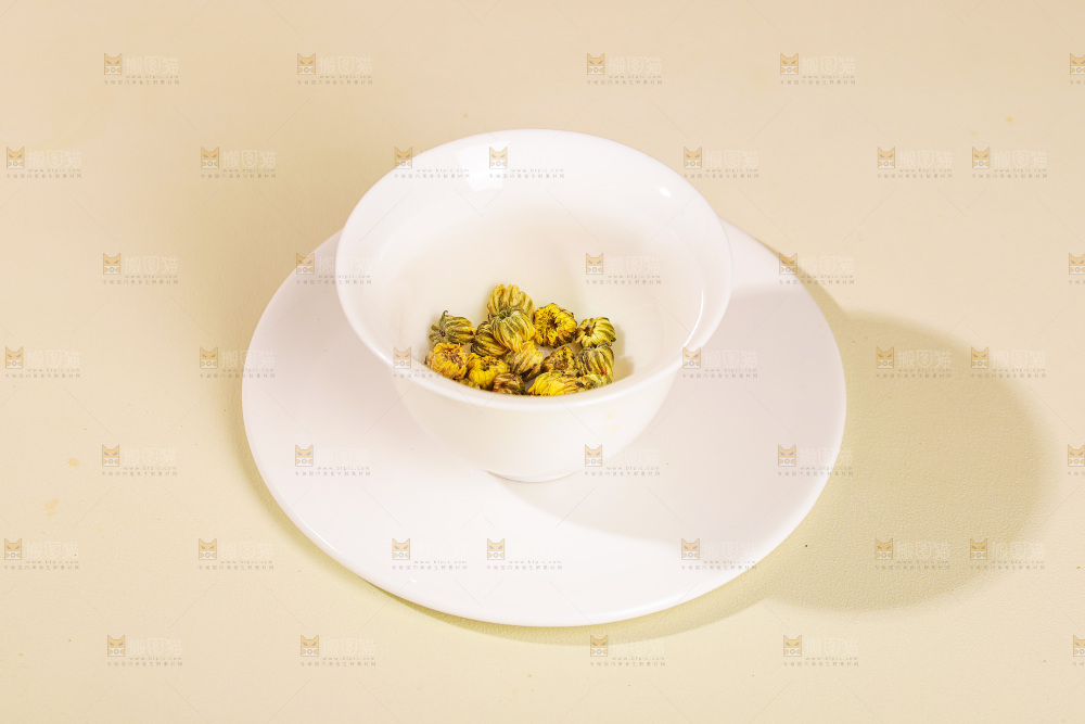 浅底上的胎菊