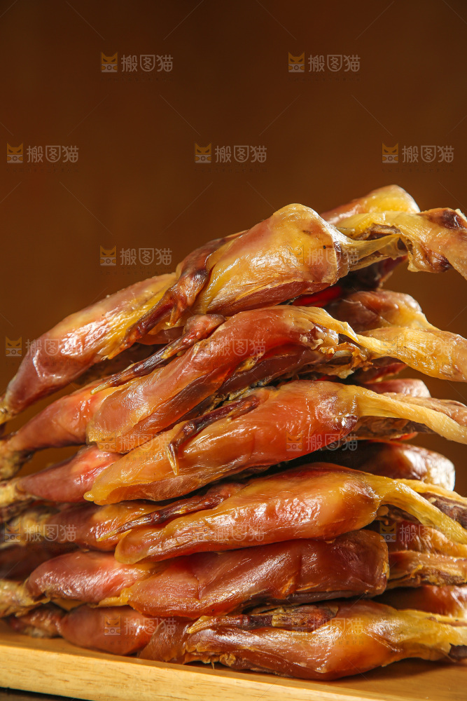 深底上的腊鸡