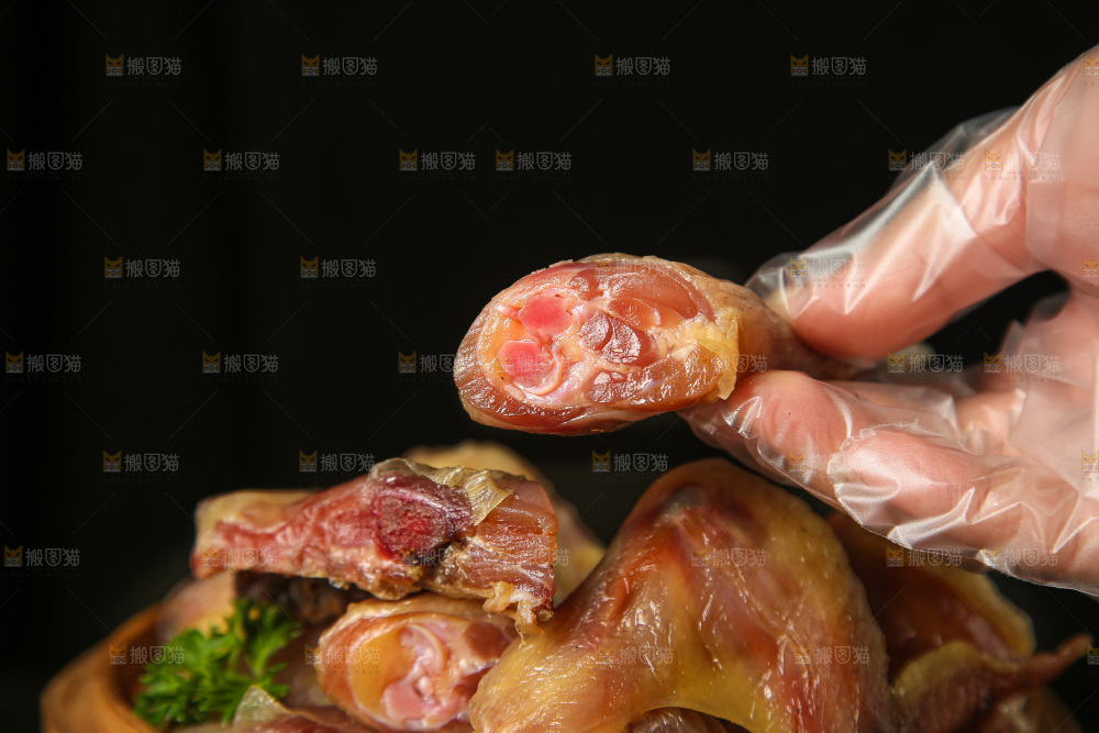 深底上的腊鸡