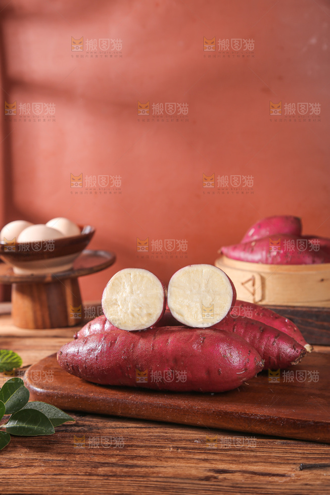 深底上的红瑶蜜薯