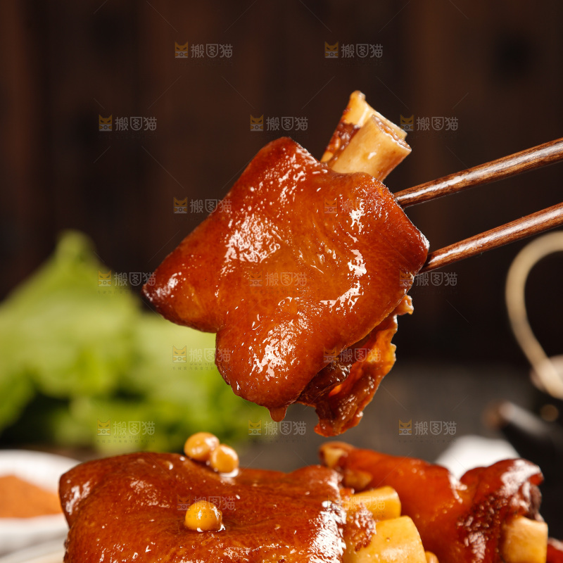 深底上的黄豆炖猪蹄