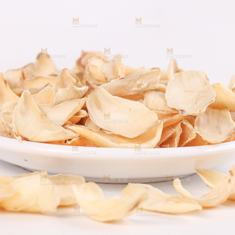 白底上的百合干