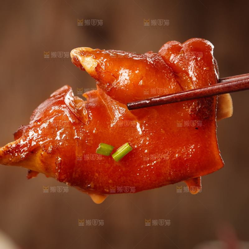 深底上的黄豆炖猪蹄