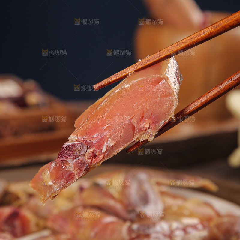 深底上的腊鸡