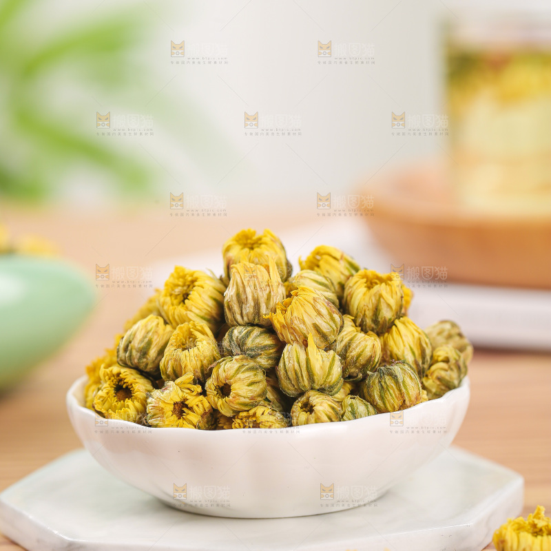 浅底上的胎菊